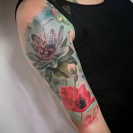 Yorick Fauquant - Flowers Realistic, color, half sleeve, poppy, lily realism, yorick tattoo